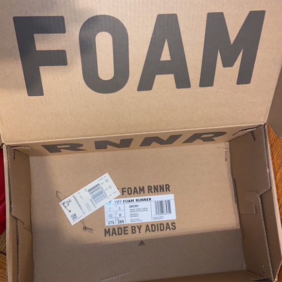 Yeezy Foam Runner “Vermilion” - Picture 5 of 6